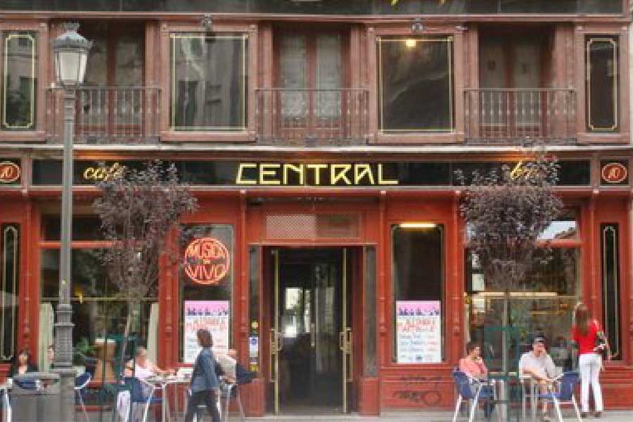 CAFÉ CENTRAL