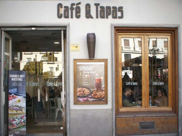 CAFÉ Y TAPAS