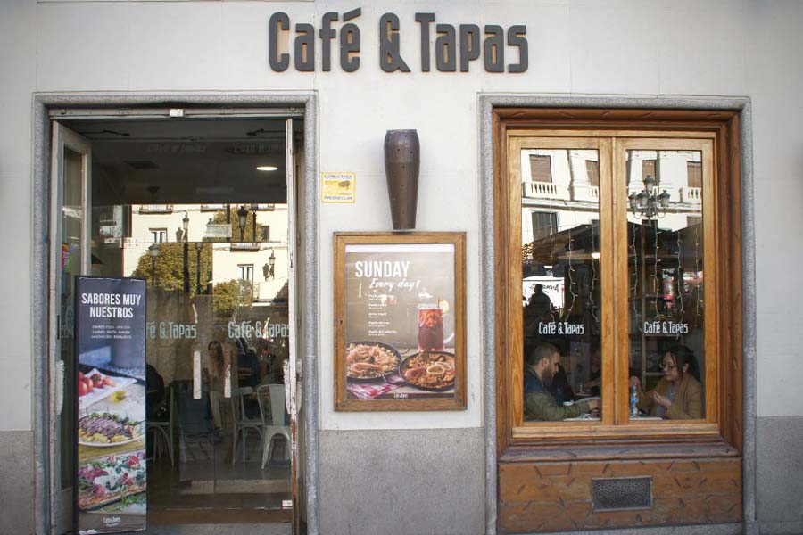 CAFÉ Y TAPAS